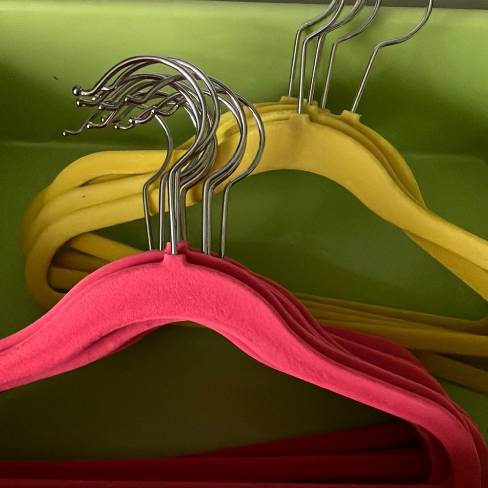 Kids hangers (18)